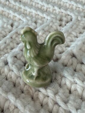 Wade England Red Rose Tea Noah's Ark Series Green
Rooster Figurine
